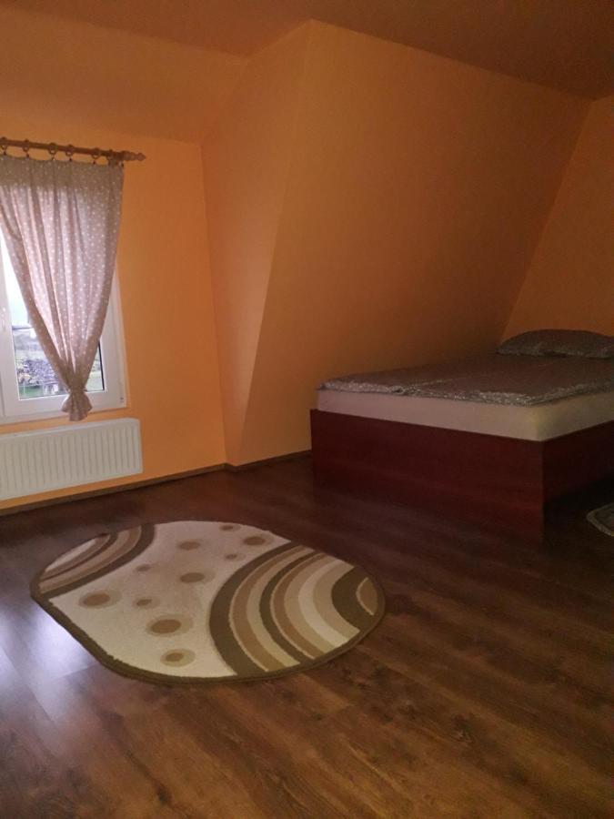 Hotel Timi Kulcsoshaz Lăzarea Exterior foto